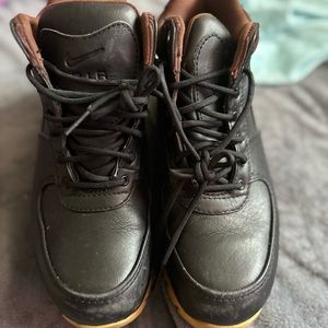 Brown and Black ACG Nike Boots Men’s Size 7.5